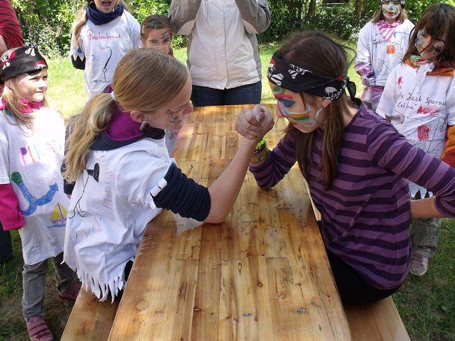 Piratenlager  Unsere Piraten beim Kräftemessen.